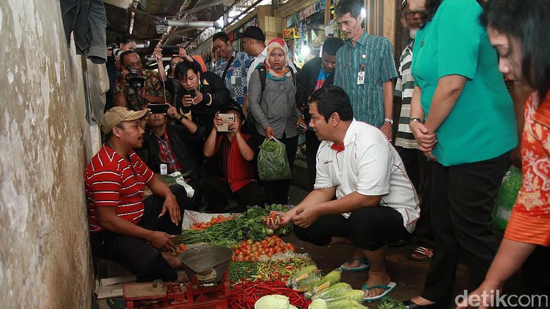 Diduga Dijual, 350 Kios di Pasar Tradisonal Semarang akan Disegel Diduga Dijual, 350 Kios di Pasar Tradisonal Semarang akan Disegel