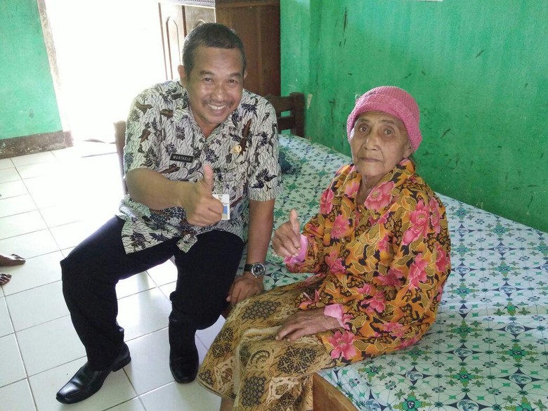 Dokter: Lansia Makan Rumput Rentan Kena Penyakit Dokter: Lansia Makan Rumput Rentan Kena Penyakit