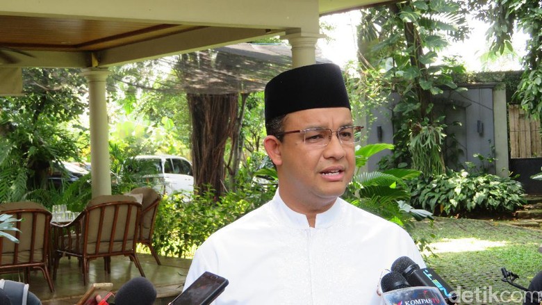 Saat Anies Ditantang Warga Semanan Ubah Konsep Tata Ruang DKI