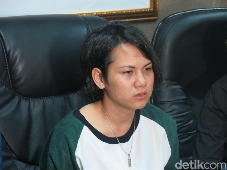 Nikita Mirzani Komentari Kondisi Hormon Evelyn, Sang Paman Naik Pitam Nikita Mirzani Komentari Kondisi Hormon Evelyn, Sang Paman Naik Pitam