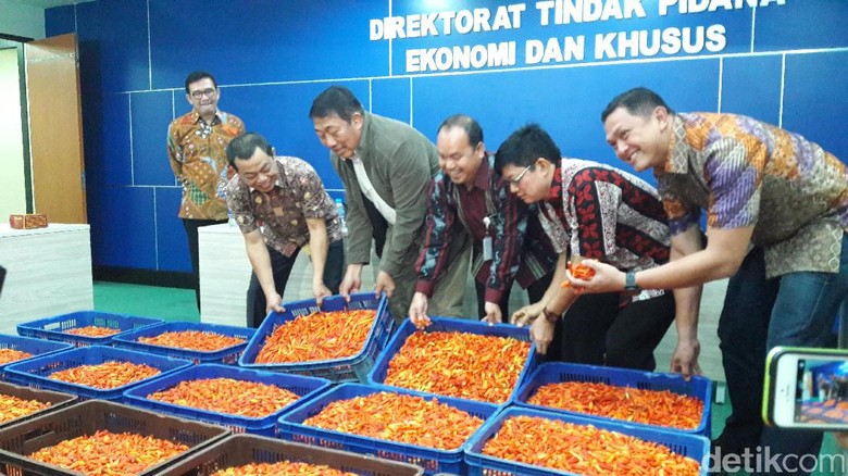Ini Modus Permainan Pengepul yang Bikin Cabai Rawit Merah Selangit Ini Modus Permainan Pengepul yang Bikin Cabai Rawit Merah Selangit