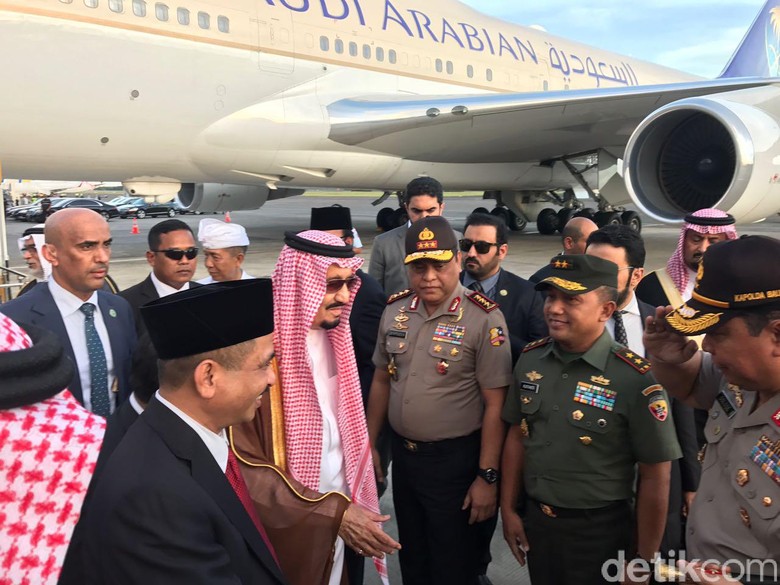 Saat Pastor Katolik Roma Berbahasa Arab dengan Raja Salman di Bali