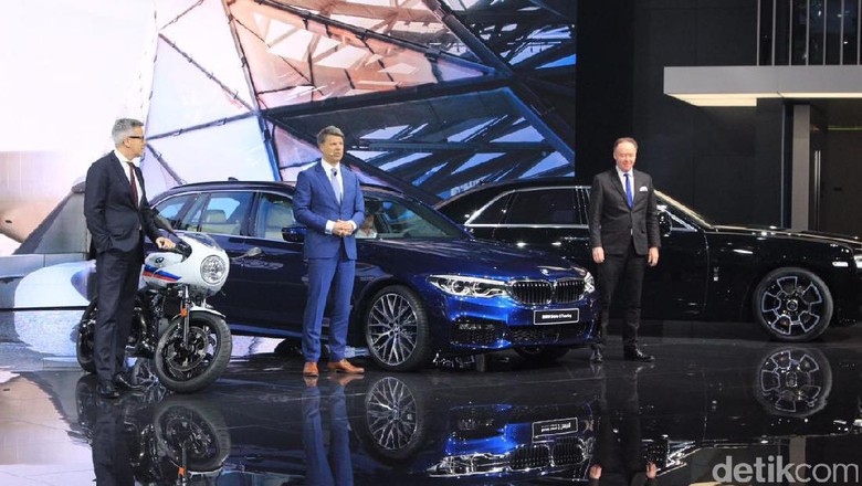 Mengintip Mobil Masa Depan BMW Mengintip Mobil Masa Depan BMW