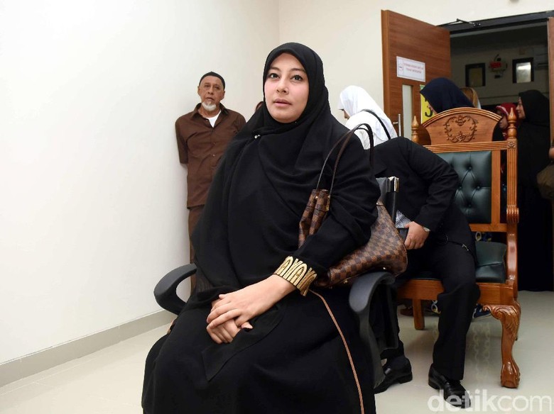 Mertua Ungkap Ustad Al Habsyi Poligami dengan Cuma Nikah Siri Mertua Ungkap Ustad Al Habsyi Poligami dengan Cuma Nikah Siri