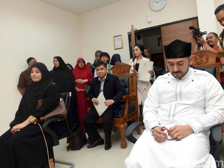 Ustad Al Habsyi Sesalkan Keluarga Putri Aisyah Sudutkan Dirinya Ustad Al Habsyi Sesalkan Keluarga Putri Aisyah Sudutkan Dirinya