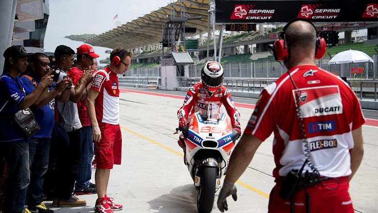 Lorenzo di Mata Mekanik Ducati Lorenzo di Mata Mekanik Ducati