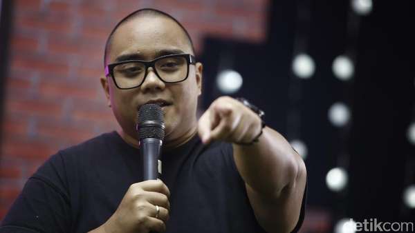 Video: Seleb-seleb Indonesia Nyanyi Lagu Kemerdekaan Video: Seleb-seleb Indonesia Nyanyi Lagu Kemerdekaan