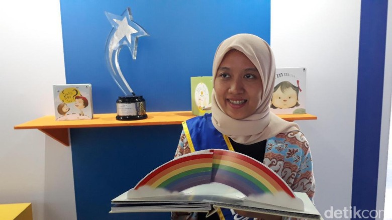 Wanita Ini Sukses Bisnis Jual Beli Buku Anak Beromzet Rp 1 M/Bulan Wanita Ini Sukses Bisnis Jual Beli Buku Anak Beromzet Rp 1 M/Bulan