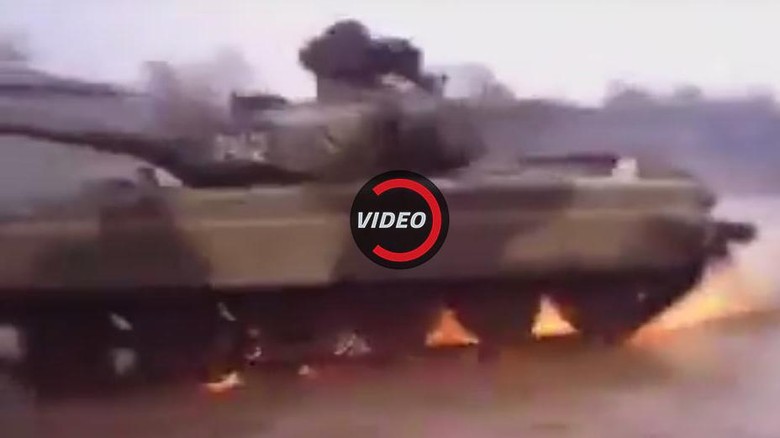 Gokil, Ngedrift dengan Tank Perang Gokil, Ngedrift dengan Tank Perang