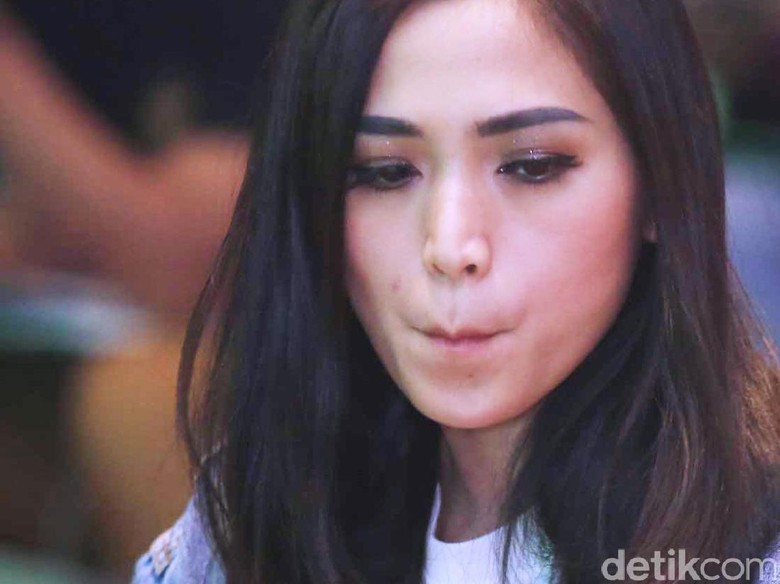 Teka-teki Jedar Keceplosan Komentar Isu Skandal Raffi-Ayu Ting Ting Teka-teki Jedar Keceplosan Komentar Isu Skandal Raffi-Ayu Ting Ting