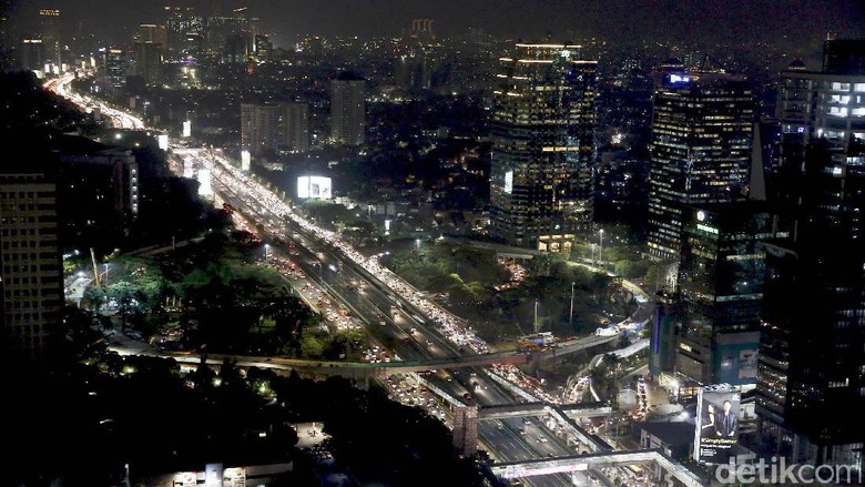 Bakal Semarak, Simpang Susun Semanggi Diterangi Lampu Warna-warni Bakal Semarak, Simpang Susun Semanggi Diterangi Lampu Warna-warni