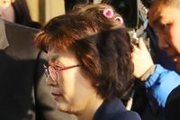 Lupa Copot Roll Rambut ke Persidangan, Hakim Wanita Ini Malah Dipuji