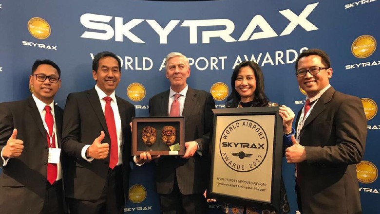 Foto: Penganugerahaan World Most Improved Airport 2017 untuk Bandara Soekarno Hatta versi Skytrax (dok Kemenpar) Foto: Penganugerahaan World Most Improved Airport 2017 untuk Bandara Soekarno Hatta versi Skytrax (dok Kemenpar)