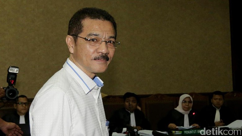 Bantahan Gamawan dan Permintaan Dikutuk Bila Terima Uang e-KTP Bantahan Gamawan dan Permintaan Dikutuk Bila Terima Uang e-KTP