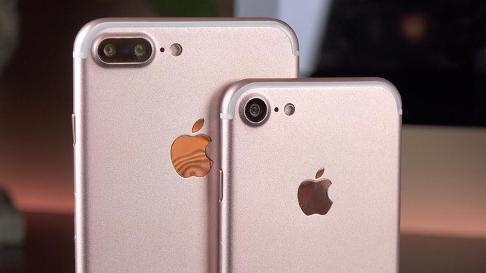 iPhone 7 dan iPhone 7 Plus iPhone 7 dan iPhone 7 Plus