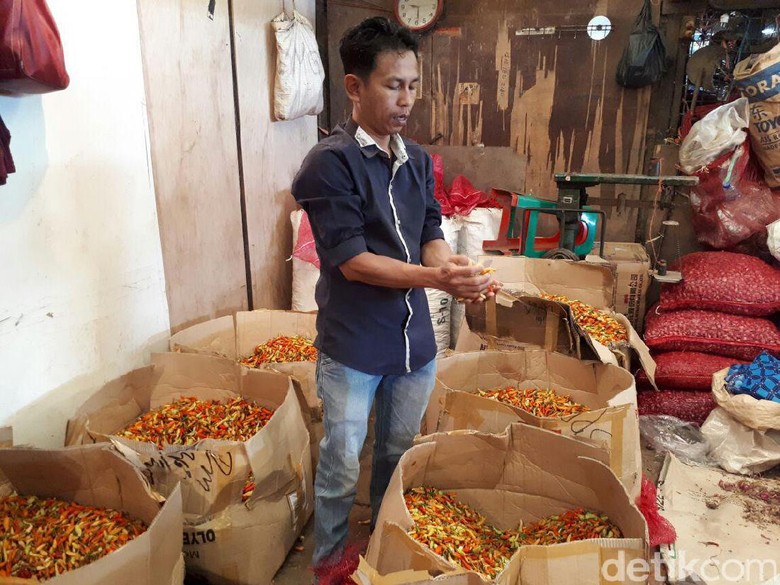Harga Cabai Rawit Merah di DKI Turun Jadi Rp 71.000/Kg Harga Cabai Rawit Merah di DKI Turun Jadi Rp 71.000/Kg