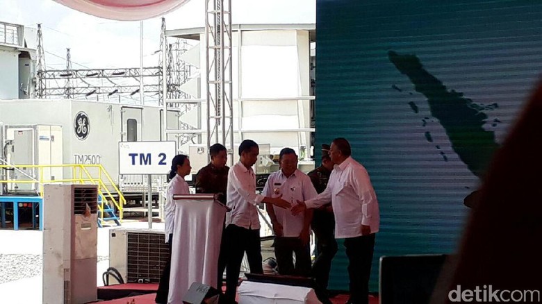 Cerita Jokowi Beri Waktu Dirut PLN 6 Bulan Bangun Pembangkit Listrik Cerita Jokowi Beri Waktu Dirut PLN 6 Bulan Bangun Pembangkit Listrik