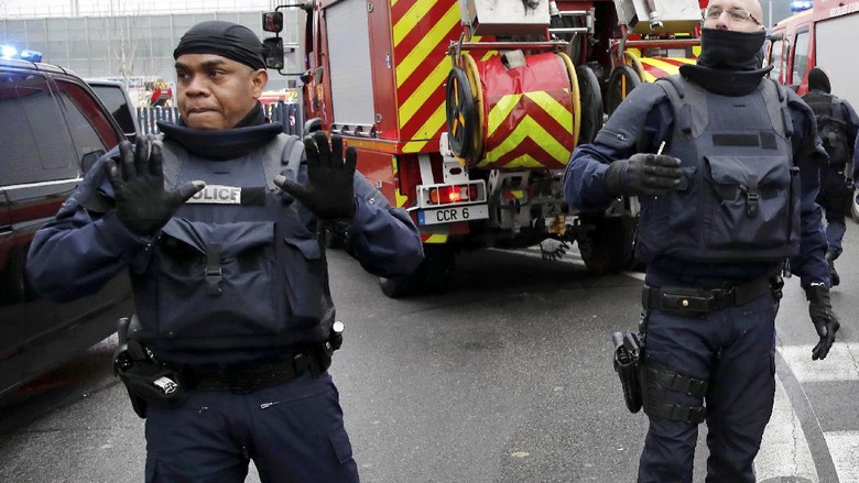 Perebut Senjata di Bandara Paris Adalah Zied B, Buron Polisi Perebut Senjata di Bandara Paris Adalah Zied B, Buron Polisi