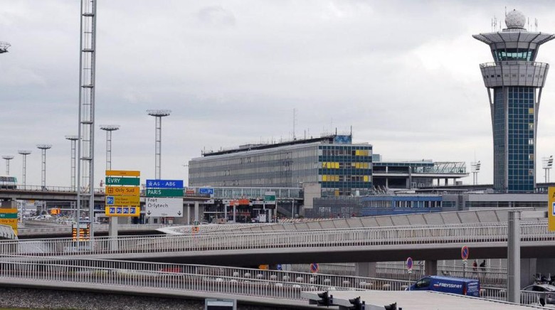 Pria Ditembak Mati di Bandara Paris, Nyaris 3 Ribu Orang Dievakuasi