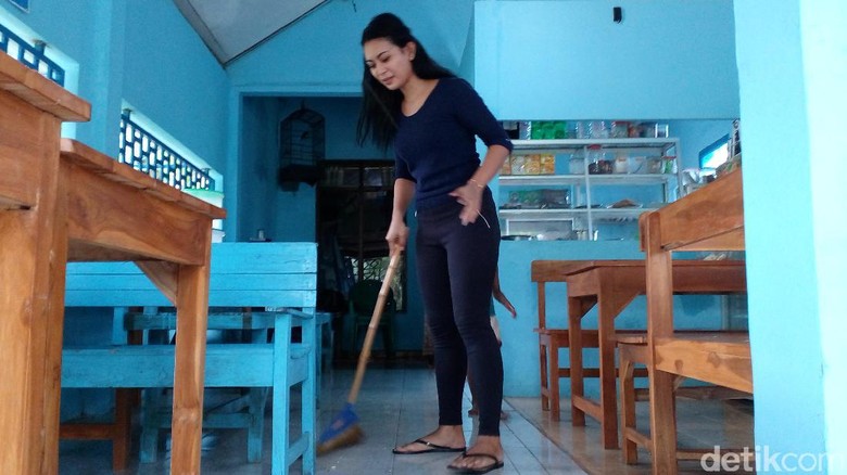 Ita si Pelayan Warung Cantik di Nganjuk Ini Ternyata Mantan Artis Ita si Pelayan Warung Cantik di Nganjuk Ini Ternyata Mantan Artis
