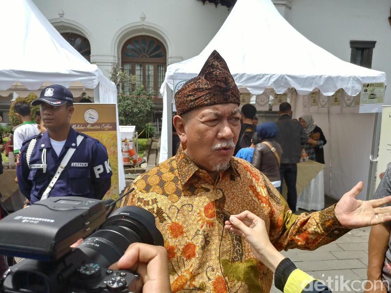 Soal Maju Jadi Cagub Jabar, Deddy Mizwar: Semua Punya Kemungkinan Soal Maju Jadi Cagub Jabar, Deddy Mizwar: Semua Punya Kemungkinan