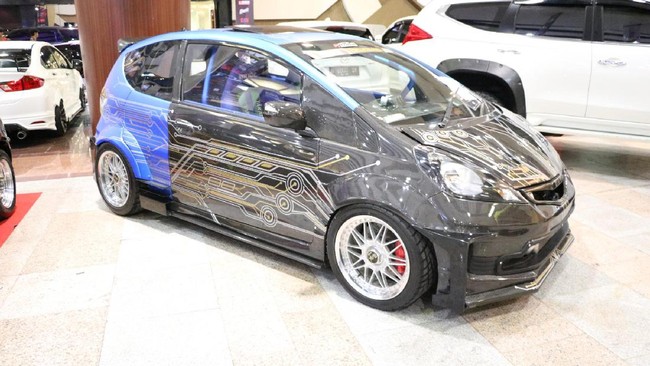 Modif Honda Jazz Balap, Tetap Utamakan Kenyamanan untuk Harian Modif Honda Jazz Balap, Tetap Utamakan Kenyamanan untuk Harian