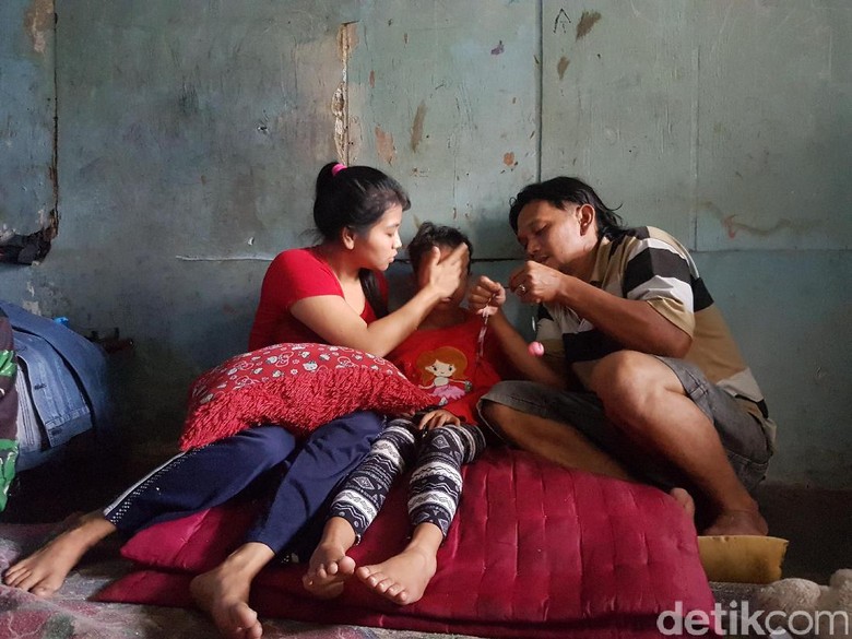 Hilang 5 Hari, Annisa Dibiarkan Telantar di SPBU oleh Penculiknya Hilang 5 Hari, Annisa Dibiarkan Telantar di SPBU oleh Penculiknya