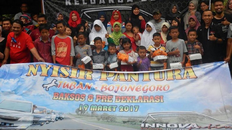 Di Sela Turing dan Kopdar, Komunitas Innova Jatim Gelar Baksos Di Sela Turing dan Kopdar, Komunitas Innova Jatim Gelar Baksos