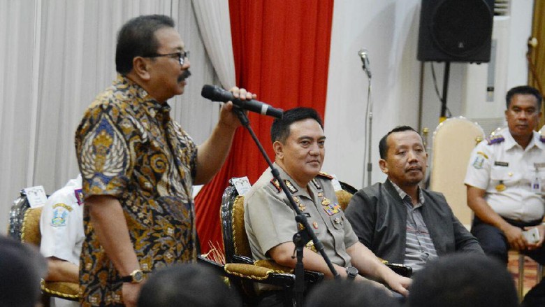 Sopir Angkot Minta Angkutan Online di Surabaya Dibatasi dan Uji KIR Sopir Angkot Minta Angkutan Online di Surabaya Dibatasi dan Uji KIR