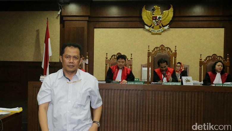 Adik Ipar Jokowi Dicecar soal Pertemuan dengan Bos EKP di Solo Adik Ipar Jokowi Dicecar soal Pertemuan dengan Bos EKP di Solo