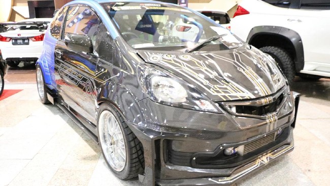 Modif Honda Jazz Balap, Tetap Utamakan Kenyamanan untuk Harian Modif Honda Jazz Balap, Tetap Utamakan Kenyamanan untuk Harian