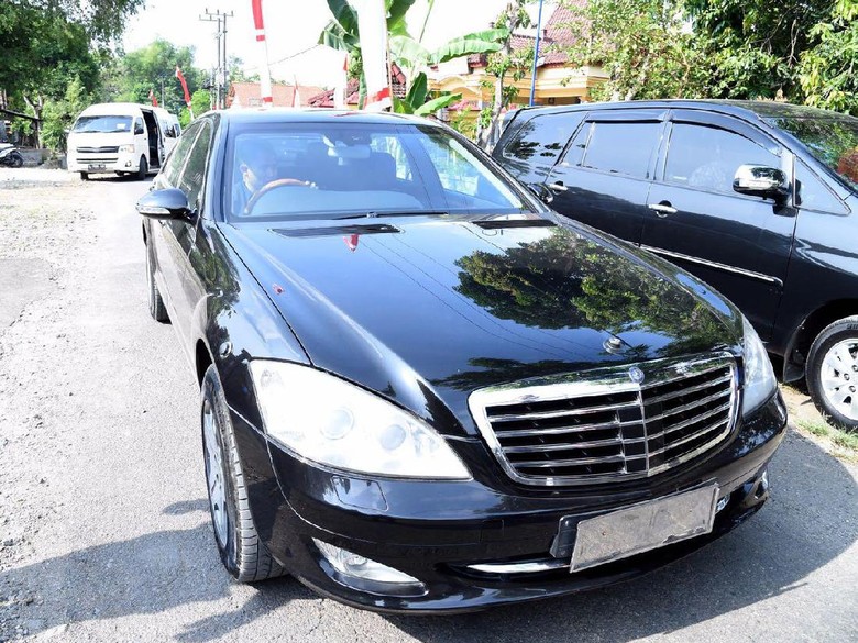 Mobil Kepresidenan Jokowi Juga Pernah Mogok di Jatim Mobil Kepresidenan Jokowi Juga Pernah Mogok di Jatim