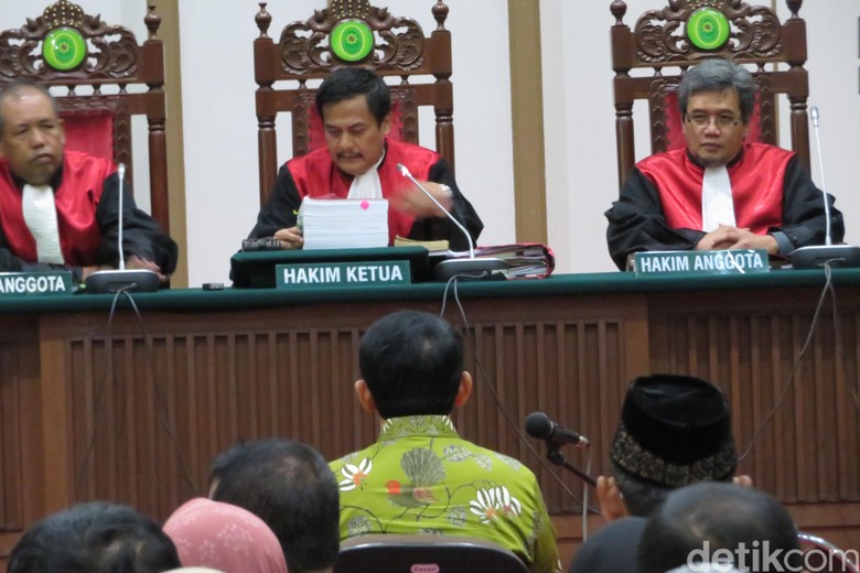Sidang Ahok Dimulai, Diawali Pemeriksaan Ahli Bahasa UI Sidang Ahok Dimulai, Diawali Pemeriksaan Ahli Bahasa UI