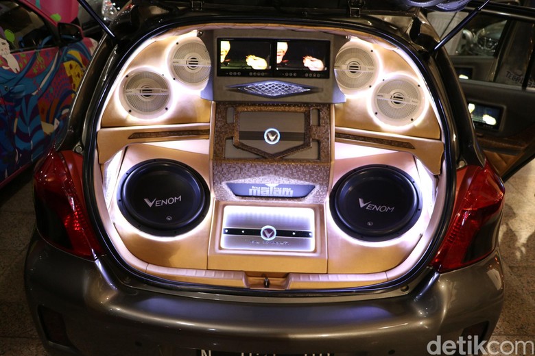 Penempatan Audio di Mobil Besar Lebih Sulit dari Mobil Kecil Penempatan Audio di Mobil Besar Lebih Sulit dari Mobil Kecil