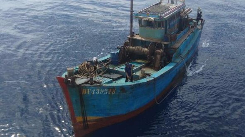 Susi Kembali Ringkus 17 Kapal Ikan Asing Ilegal Susi Kembali Ringkus 17 Kapal Ikan Asing Ilegal