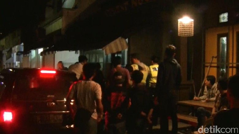 Mayat Wanita Tanpa Identitas Ditemukan Warga di Kamar Kos di Garut Mayat Wanita Tanpa Identitas Ditemukan Warga di Kamar Kos di Garut