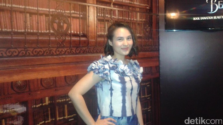 Chelsea Islan Donasikan Buku Bersama Beauty and The Beast Chelsea Islan Donasikan Buku Bersama Beauty and The Beast