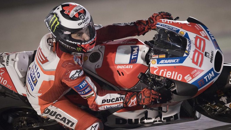 Beda Nasib dalam Debut di Tim Baru, Vinales Tetap Waspadai Lorenzo Beda Nasib dalam Debut di Tim Baru, Vinales Tetap Waspadai Lorenzo