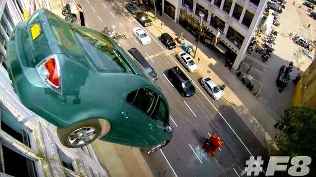 Ratusan Mobil Mewah Hancur di 'Fast and Furious 8'