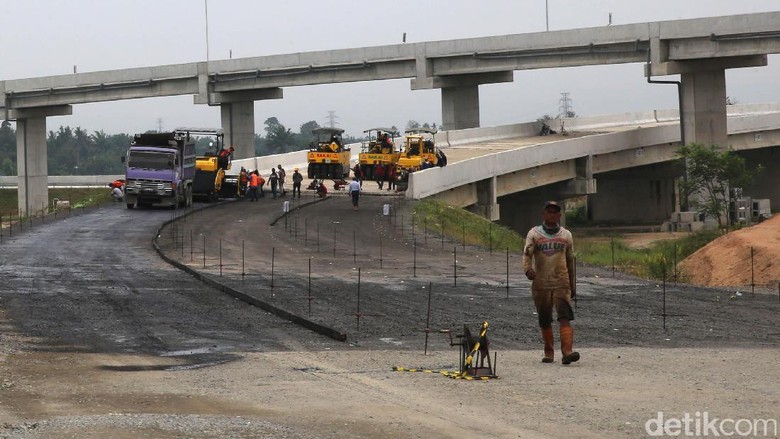 Pemerintah Garap 25 Km Jalan di 5 Ruas Tol Pemerintah Garap 25 Km Jalan di 5 Ruas Tol