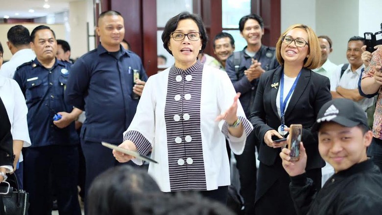Instruksi Sri Mulyani ke PNS: Hemat Air, Internet dan Kurangi Snack Rapat Instruksi Sri Mulyani ke PNS: Hemat Air, Internet dan Kurangi Snack Rapat