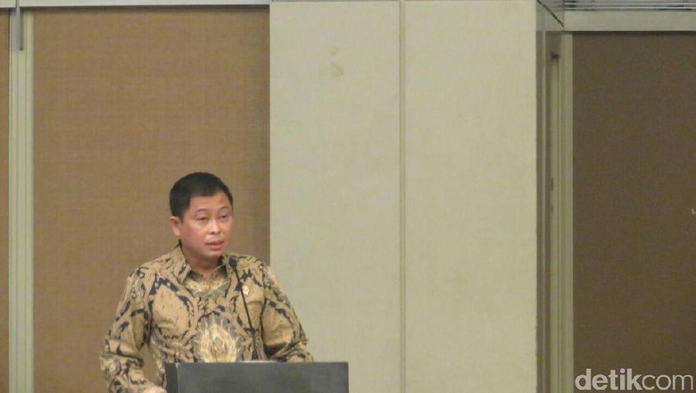 Jonan Tawarkan Investasi Kilang Hingga SPBU ke Exxon Jonan Tawarkan Investasi Kilang Hingga SPBU ke Exxon