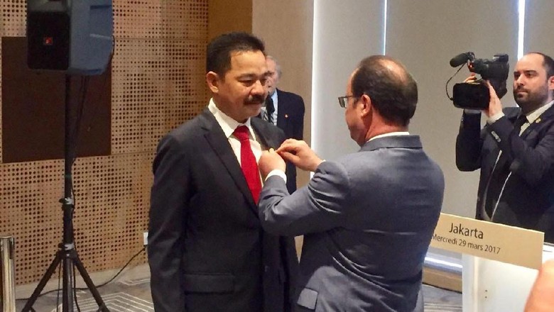 Rusdi Kirana: Saya Mohon ke Pak Presiden Dijadikan Dubes Malaysia Rusdi Kirana: Saya Mohon ke Pak Presiden Dijadikan Dubes Malaysia