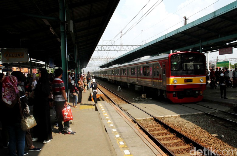 Dalam 3 Bulan, KCJ 2 Kali Turunkan Penumpang Perempuan karena Ribut Dalam 3 Bulan, KCJ 2 Kali Turunkan Penumpang Perempuan karena Ribut