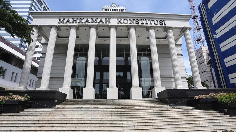 Kurun 2017, DPR Baru Sekali Hadiri Sidang di MK