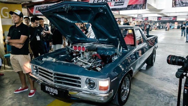 Suami Chua Kotak Kepincut Holden Klasik Suami Chua Kotak Kepincut Holden Klasik