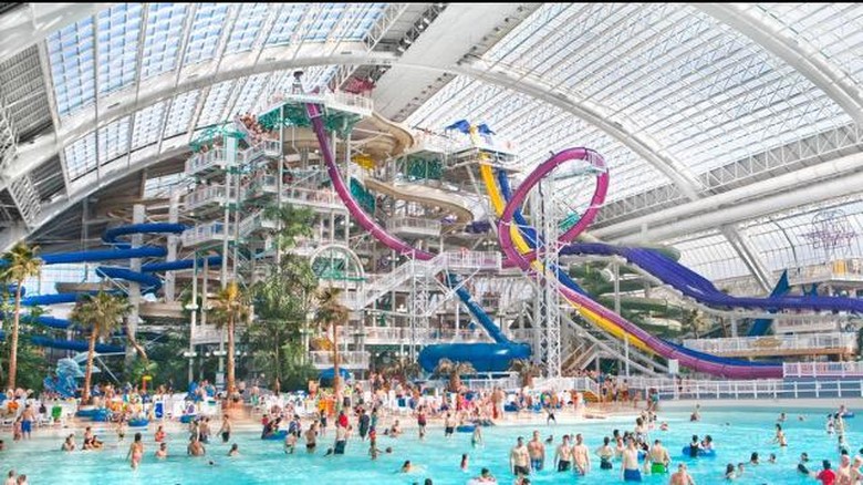 Foto: (West Edmonton Mall) Foto: (West Edmonton Mall)