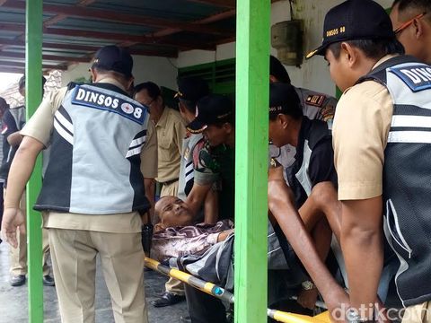 Rusman dievakuasi ke RS Jiwa Lawang