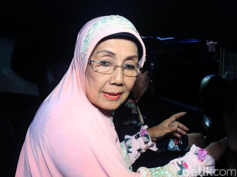 Suaminya Masuk Rumah Sakit, Ini Kata Nani Widjaja Suaminya Masuk Rumah Sakit, Ini Kata Nani Widjaja