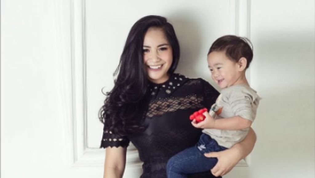 Foto: 5 Gaya Kasual Nagita Slavina yang Minimalis dan Manis Foto: 5 Gaya Kasual Nagita Slavina yang Minimalis dan Manis